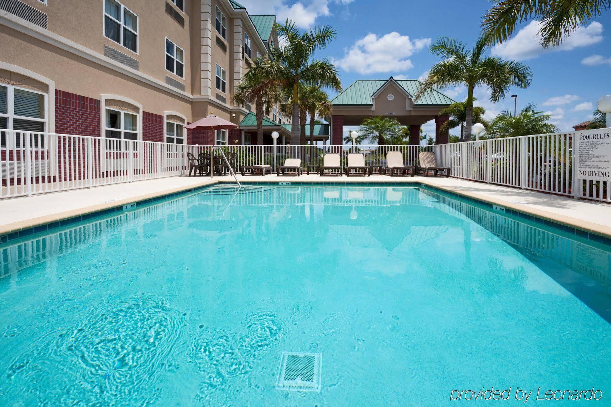 Country Inn & Suites By Radisson, Bradenton-Lakewood-Ranch, Fl מראה חיצוני תמונה